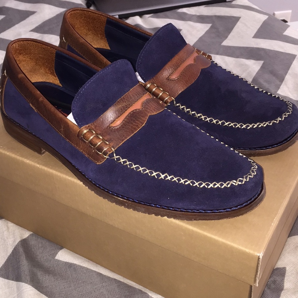 Thommy Bahamma blue suede stunners! Like new.